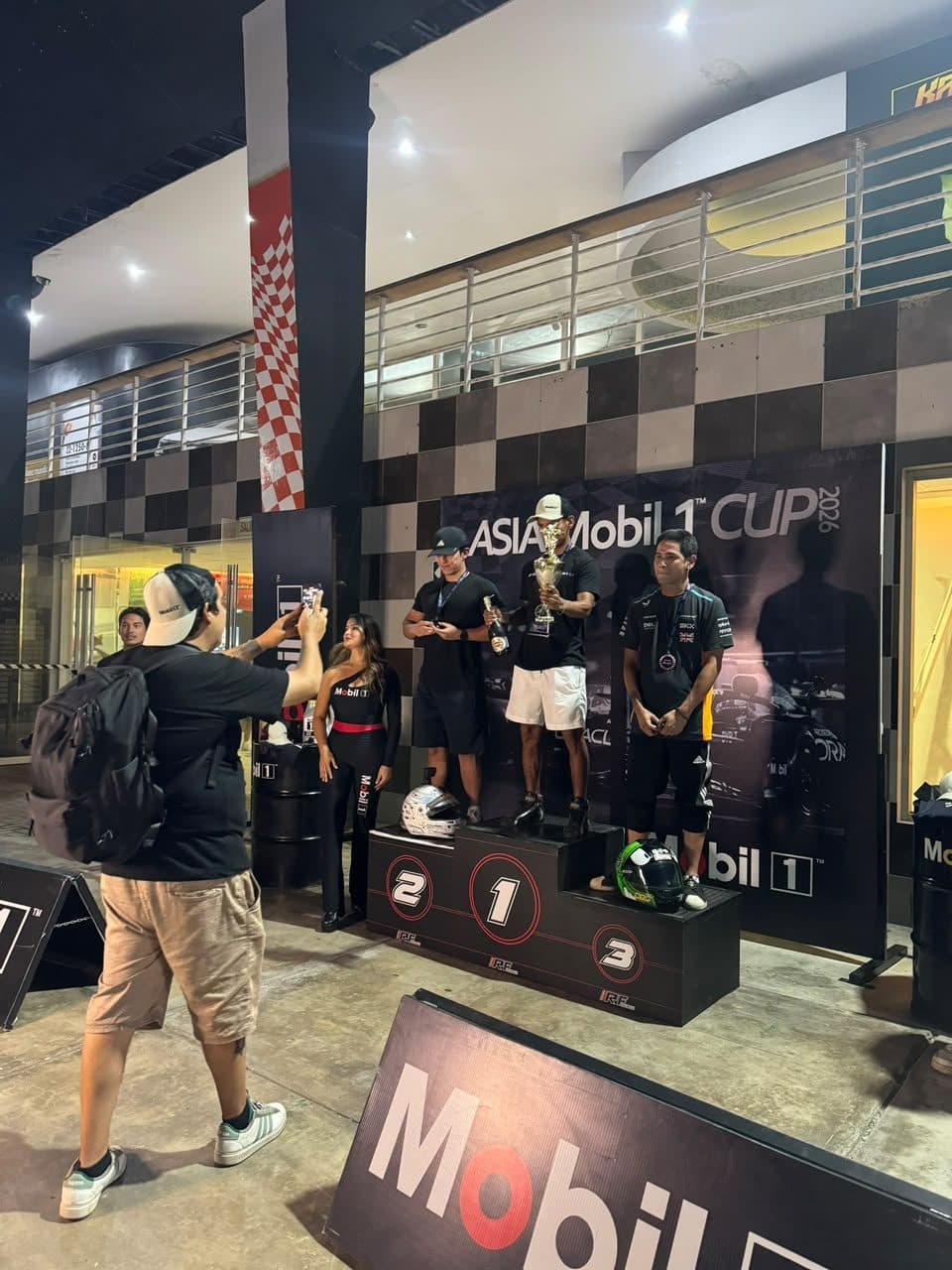 Podio Asia Mobil 1 Cup