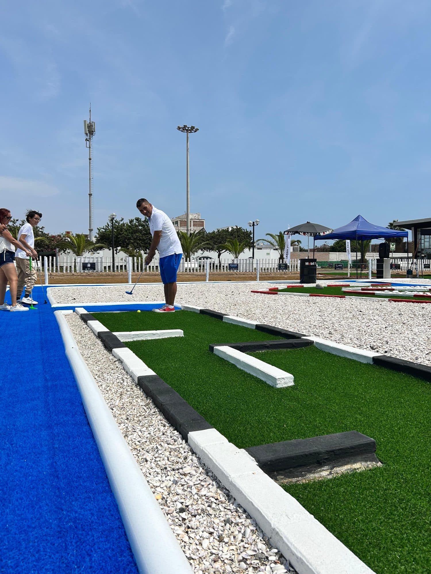 Pista del golfito · Sede Asia
